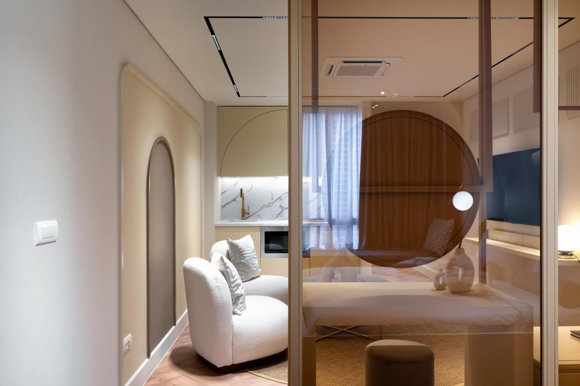 Dion Luxury *