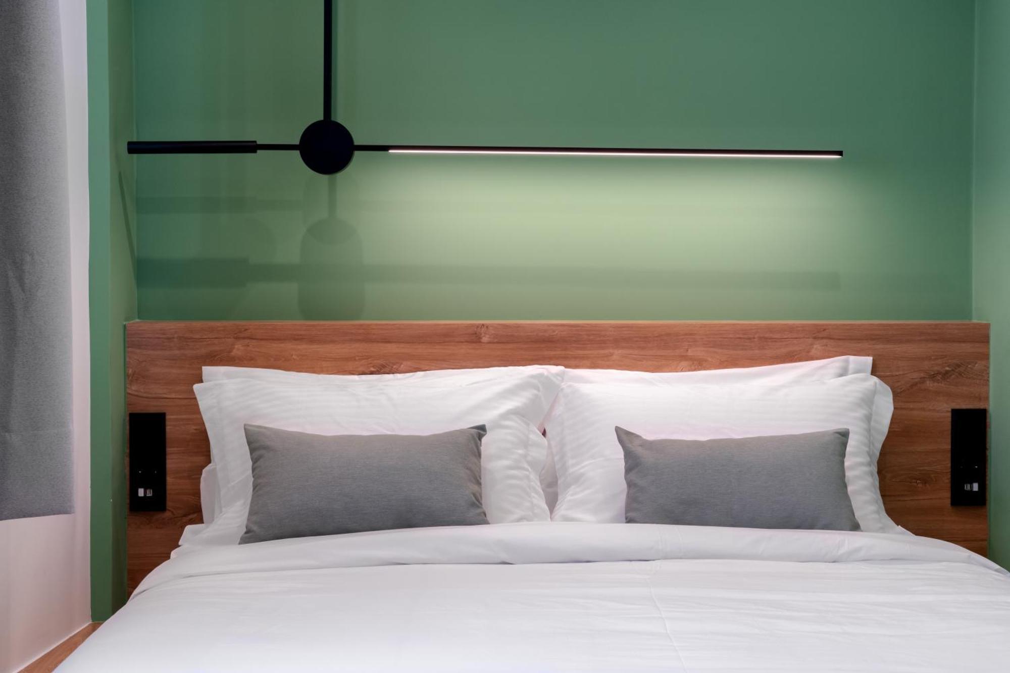 Dion Luxury * Athen