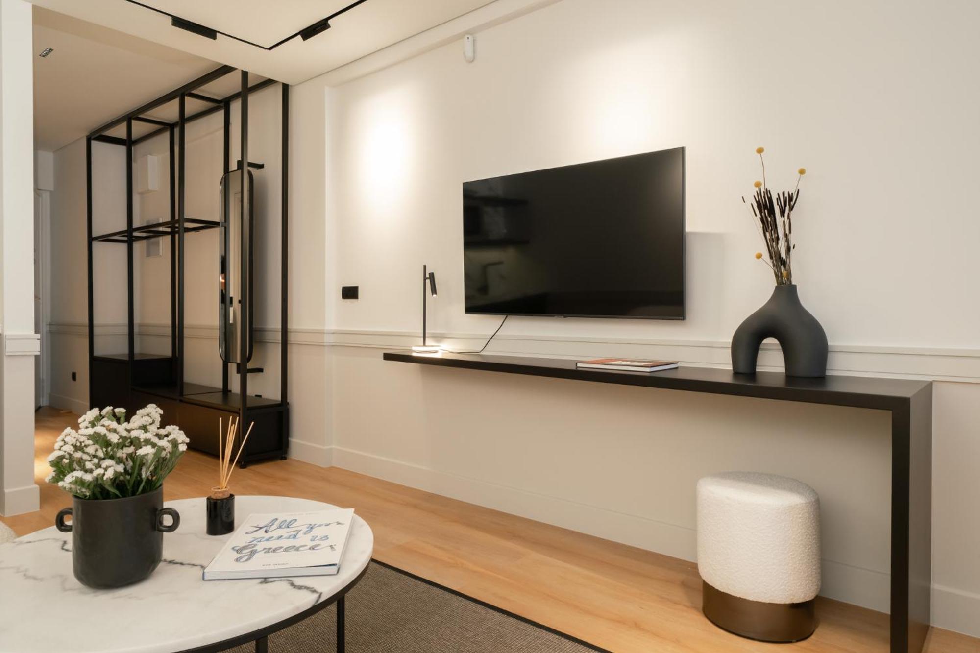Dion Luxury * Athens
